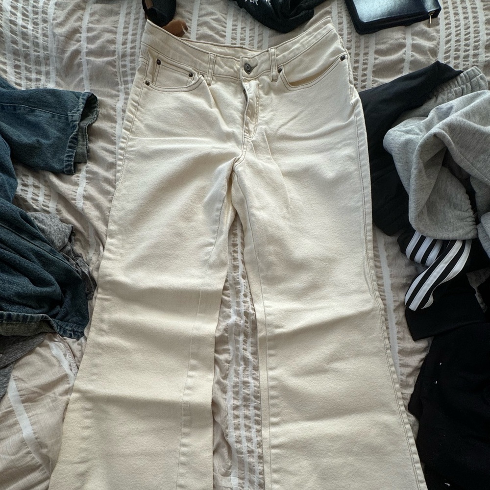 Cute. Clean. New. - Picture 2 of 2